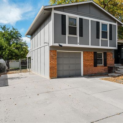 8527 Gray St, Arvada, CO 80003