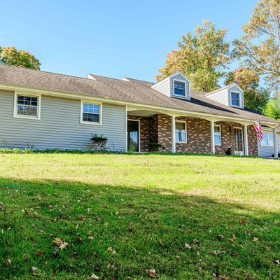 1 Honeycomb Ln, North Haven, CT 06473