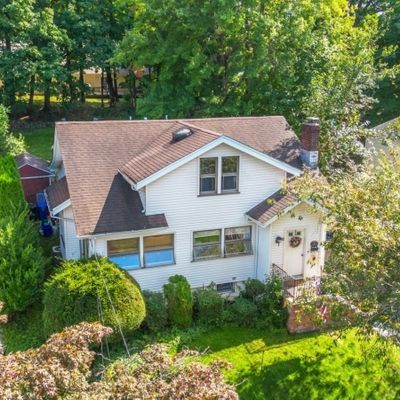 10 Welshman Ct, Caldwell, NJ 07006