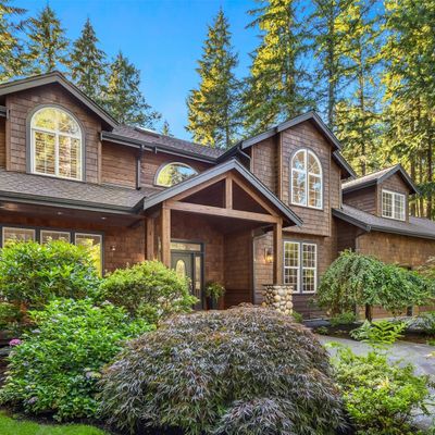 10076 Arrow Point Dr Ne, Bainbridge Island, WA 98110