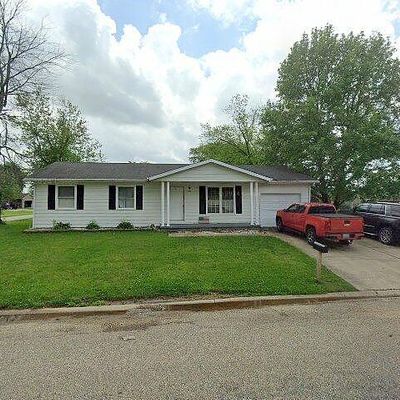 101 Lamar Dr, Salem, IL 62881