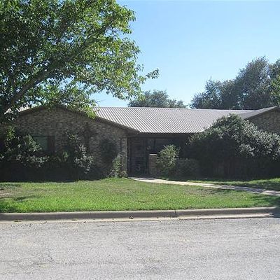 101 W Yucca St, Breckenridge, TX 76424