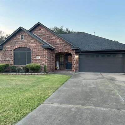 104 Indian Paintbrush, Lake Jackson, TX 77566