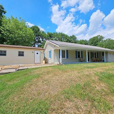 107 Hale Ln, Galax, VA 24333