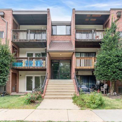 10722 West Dr #101, Fairfax, VA 22030