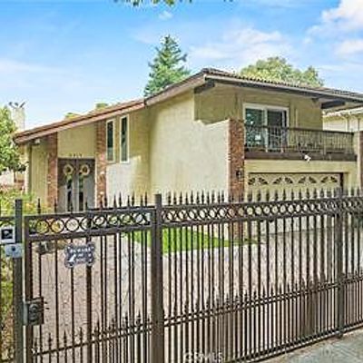 Just East Of Hillhurst Ave.   Walking Distance Cl, Los Angeles, CA 91401