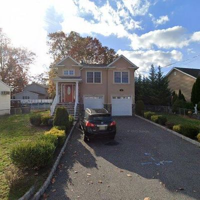 117 Fournier Cres, Elmwood Park, NJ 07407