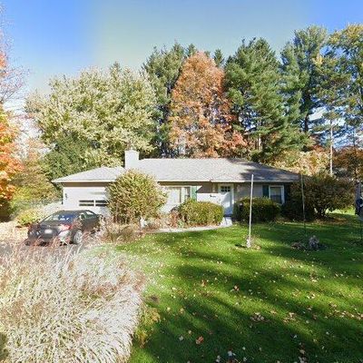 117 Pequest Dr, Waverly Township, PA 18411