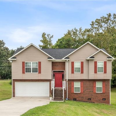 119 Lanie Creek Dr, Lexington, NC 27295