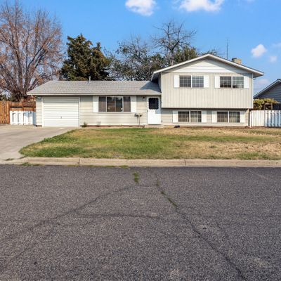 1203 S 29 Th Ave, Yakima, WA 98902