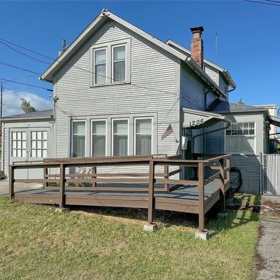 1206 S Peabody St, Port Angeles, WA 98362