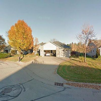 121 Edgewood Ln, Combined Locks, WI 54113