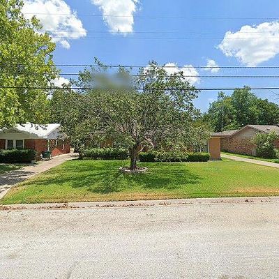 1214 Fair Ave, Gainesville, TX 76240