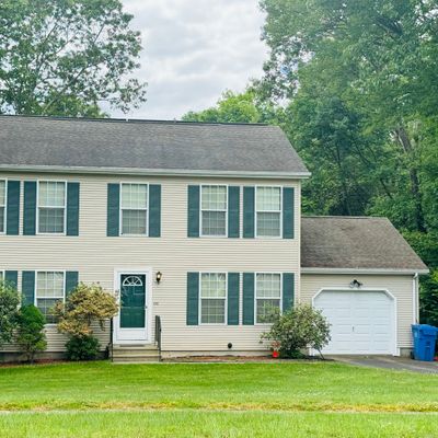 122 Richard Brown Dr, Uncasville, CT 06382