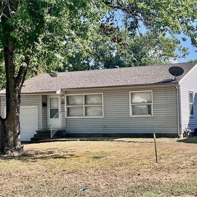 1221 W 1 St St, Coffeyville, KS 67337