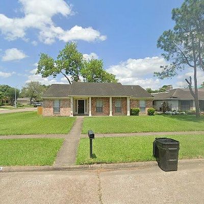 12230 Longbrook Dr, Houston, TX 77099