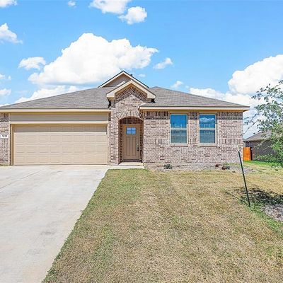 1233 Sycamore St, Azle, TX 76020