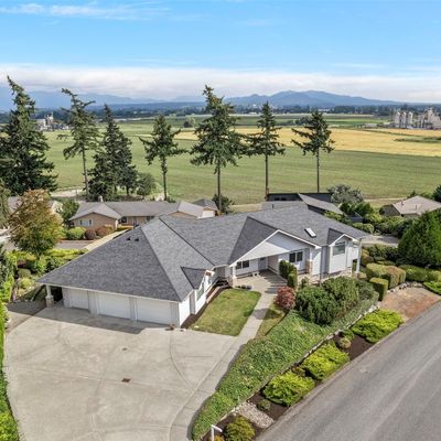 12499 Gwen Dr, Burlington, WA 98233