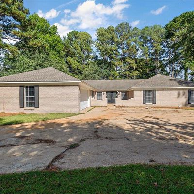 125 Lakeview Dr, Canton, MS 39046