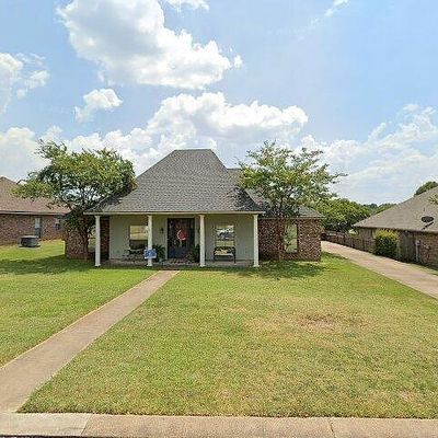 125 Legacy Pointe Dr, Pineville, LA 71360