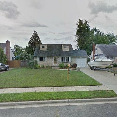 126 Lambert Ave, Farmingdale, NY 11735