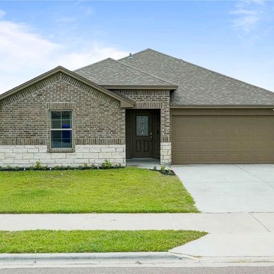 1273 Carnaby St, Corpus Christi, TX 78415