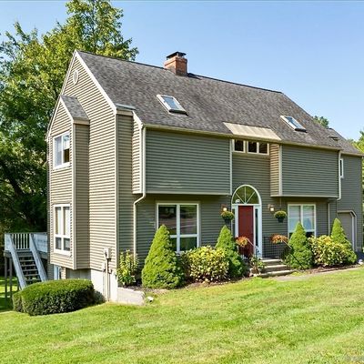 109 Burban Dr, Branford, CT 06405