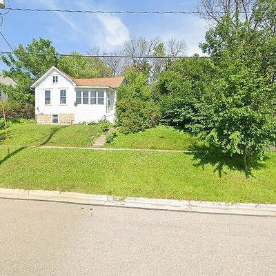 109 Hillside Ave, Stoughton, WI 53589