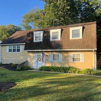 14 Crestwood Dr, Trenton, NJ 08690