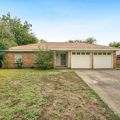 1420 Augusta Rd, Benbrook, TX 76126