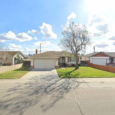 1422 W Lockeford St, Lodi, CA 95242