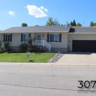 1435 Beaver Dr, Gillette, WY 82718