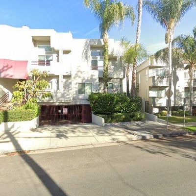 14631 Dickens St, Sherman Oaks, CA 91403