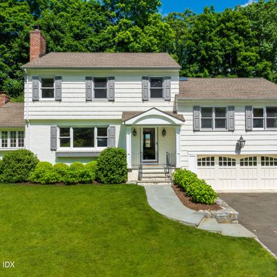 15 Skylark Rd, Greenwich, CT 06830