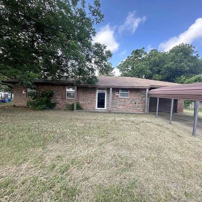 1504 Martha St, Bowie, TX 76230