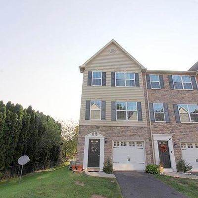 1529 Brookstone Pl, Hellertown, PA 18055