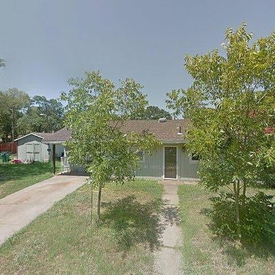 1302 Hackberry St, Hearne, TX 77859