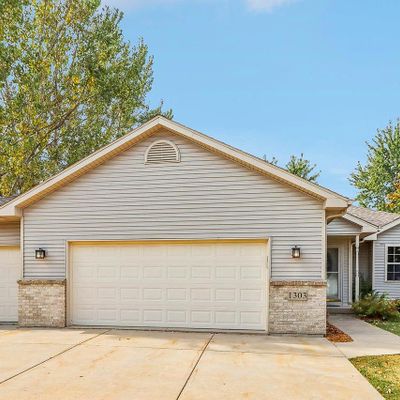 1303 Landmark Dr, Cottage Grove, WI 53527