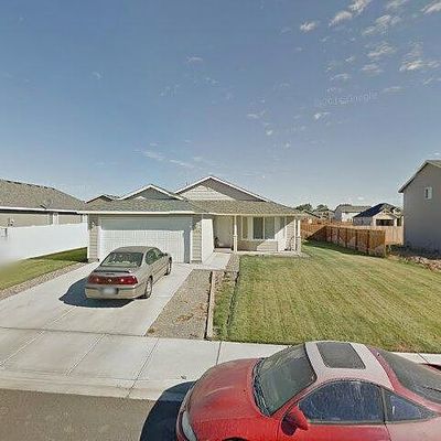 1306 Mint Ln, Sunnyside, WA 98944