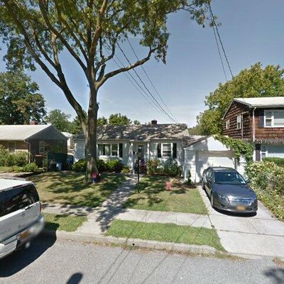 131 Islington St, Staten Island, NY 10308