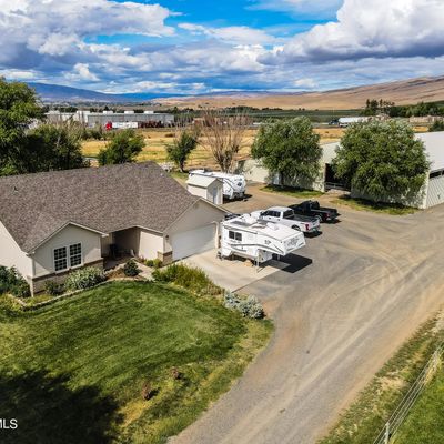 131 Latigo Ln, Yakima, WA 98901