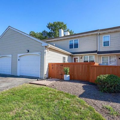 131 Treetops Dr, Lancaster, PA 17601