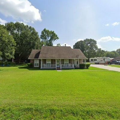 13185 Joycelynn Rd, Walker, LA 70785