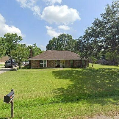 13209 Joycelynn Rd, Walker, LA 70785