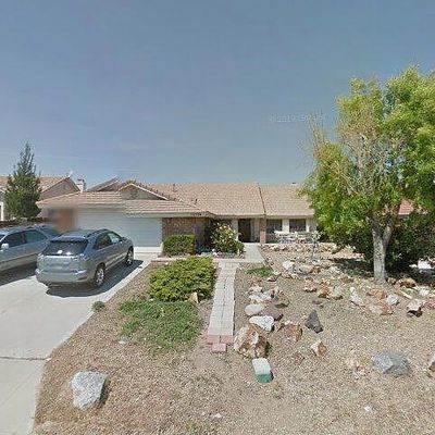 13536 Mountain Dr, Hesperia, CA 92344