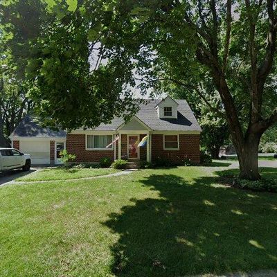 136 E Ridgeway Dr, Dayton, OH 45459