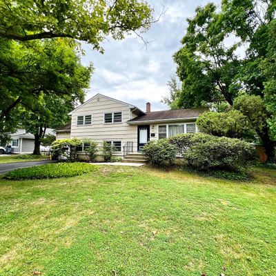 137 Valley Rd, Princeton, NJ 08540