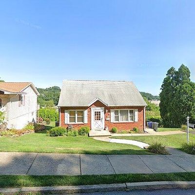 1371 Moravia St, Fountain Hill, PA 18015