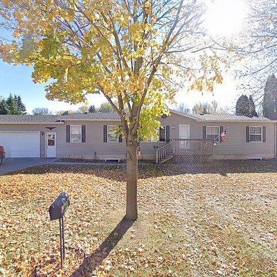 138 E Nelson St, Litchfield, MN 55355