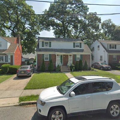 17 Birchwood Dr, Hawthorne, NJ 07506